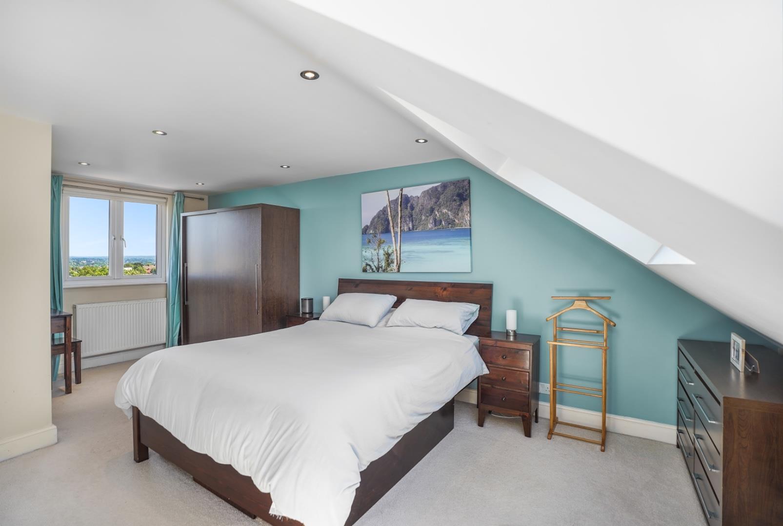 Property Image d67869a9-15fc-40c2-9a15-2aac23420b9f