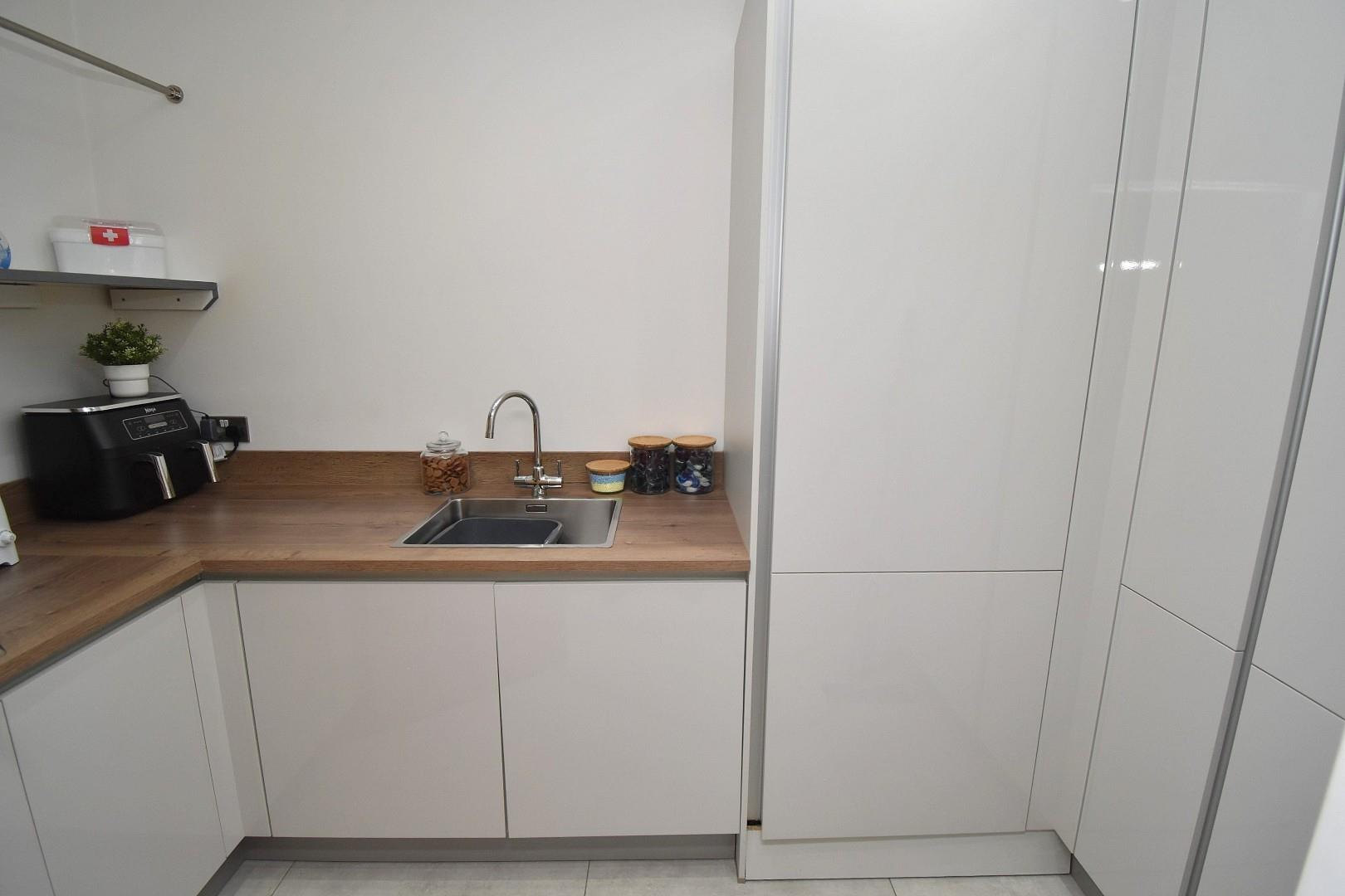 Property Image d6b87984-449c-4d97-abd7-6231778cff4d