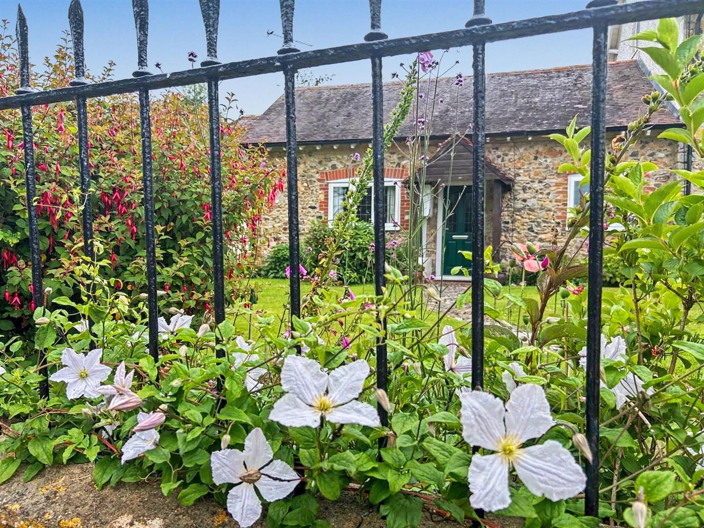 Property Image d6deeacd-dcfa-4de5-8a5d-bdf719e13325