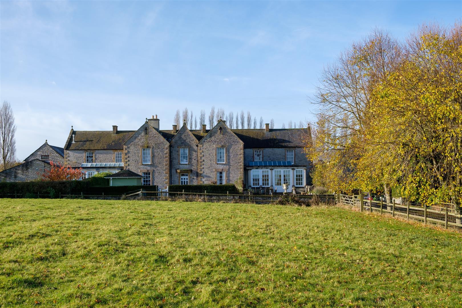 Property Image d72ba20f-de6d-4400-b7a5-e4b020ca04bd