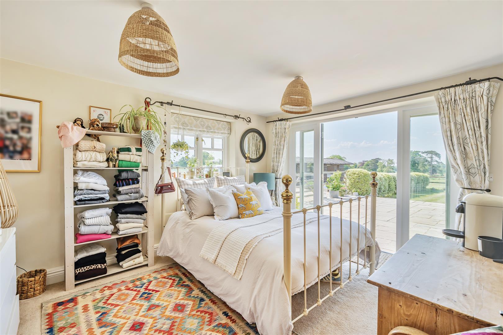 Property Image d753c7c9-fe38-4bc8-a7e7-694b85a26a9d