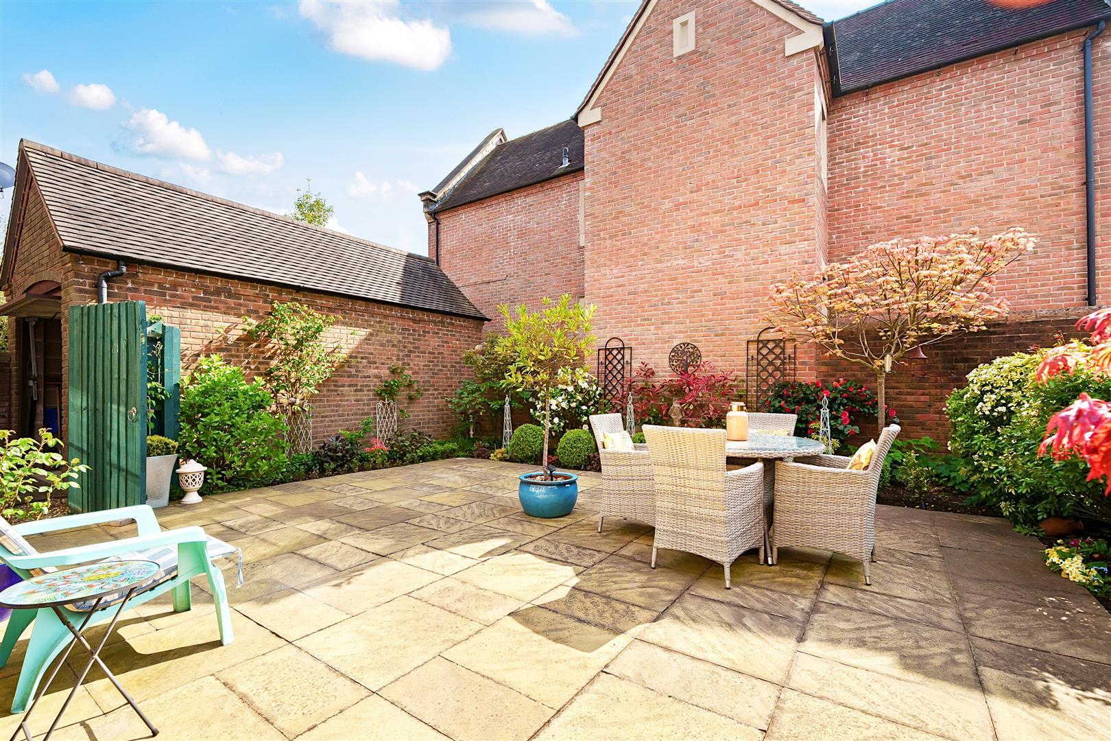 Property Image d76fe0e2-2bc5-4060-8bb7-16101232eb91