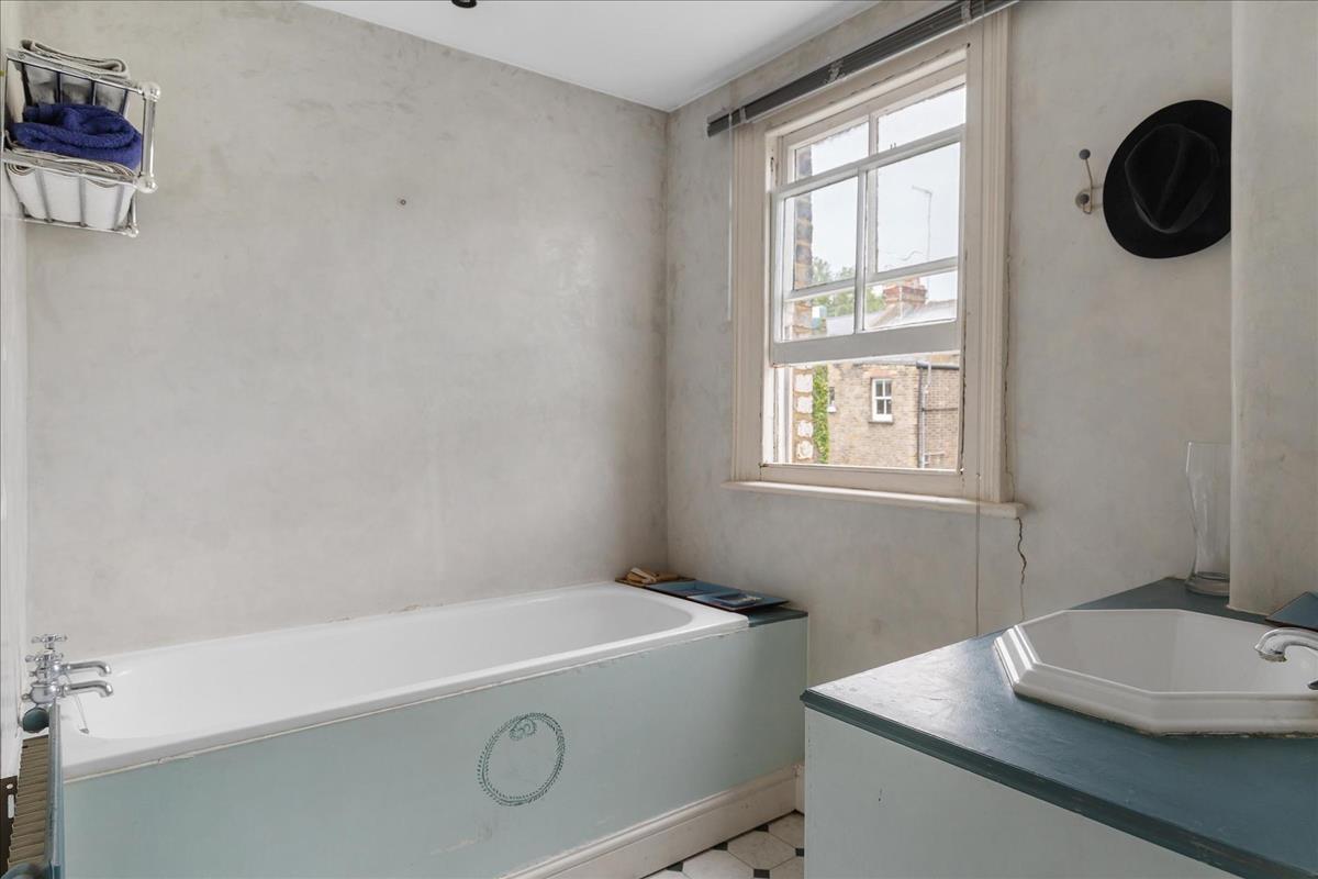 Property Image d79a9176-24f0-4444-9dc3-3c4d6371f24d