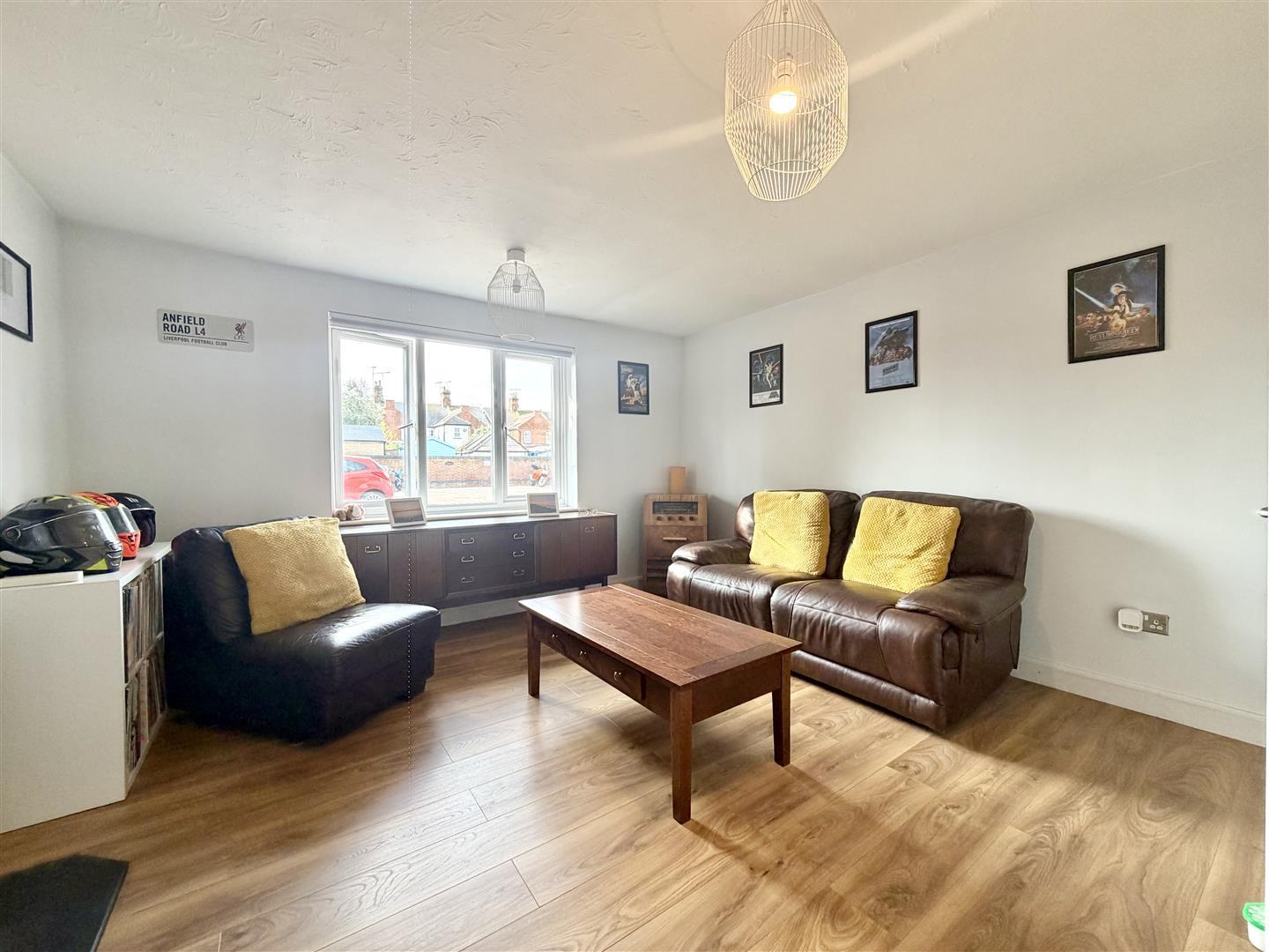 Property Image d7b7d82c-67de-4cf4-9482-4aaf3c60a47c