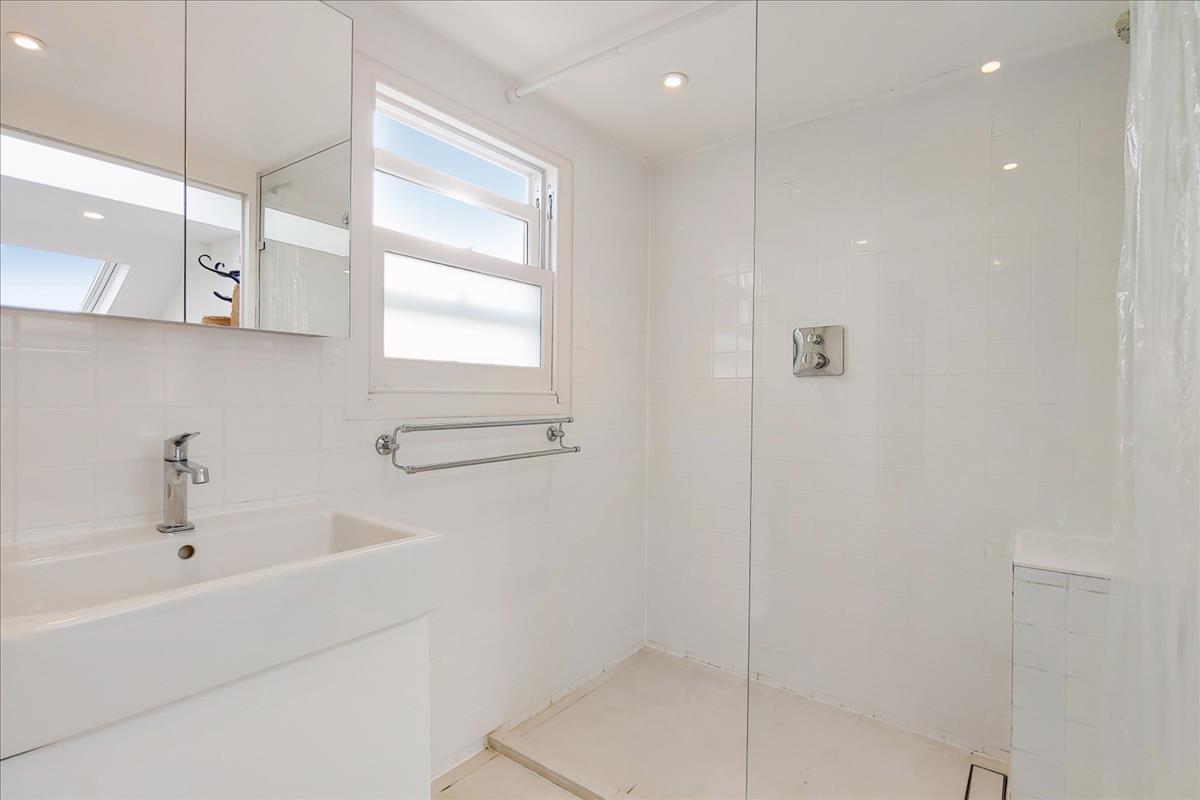 17_Ensuite 2-1