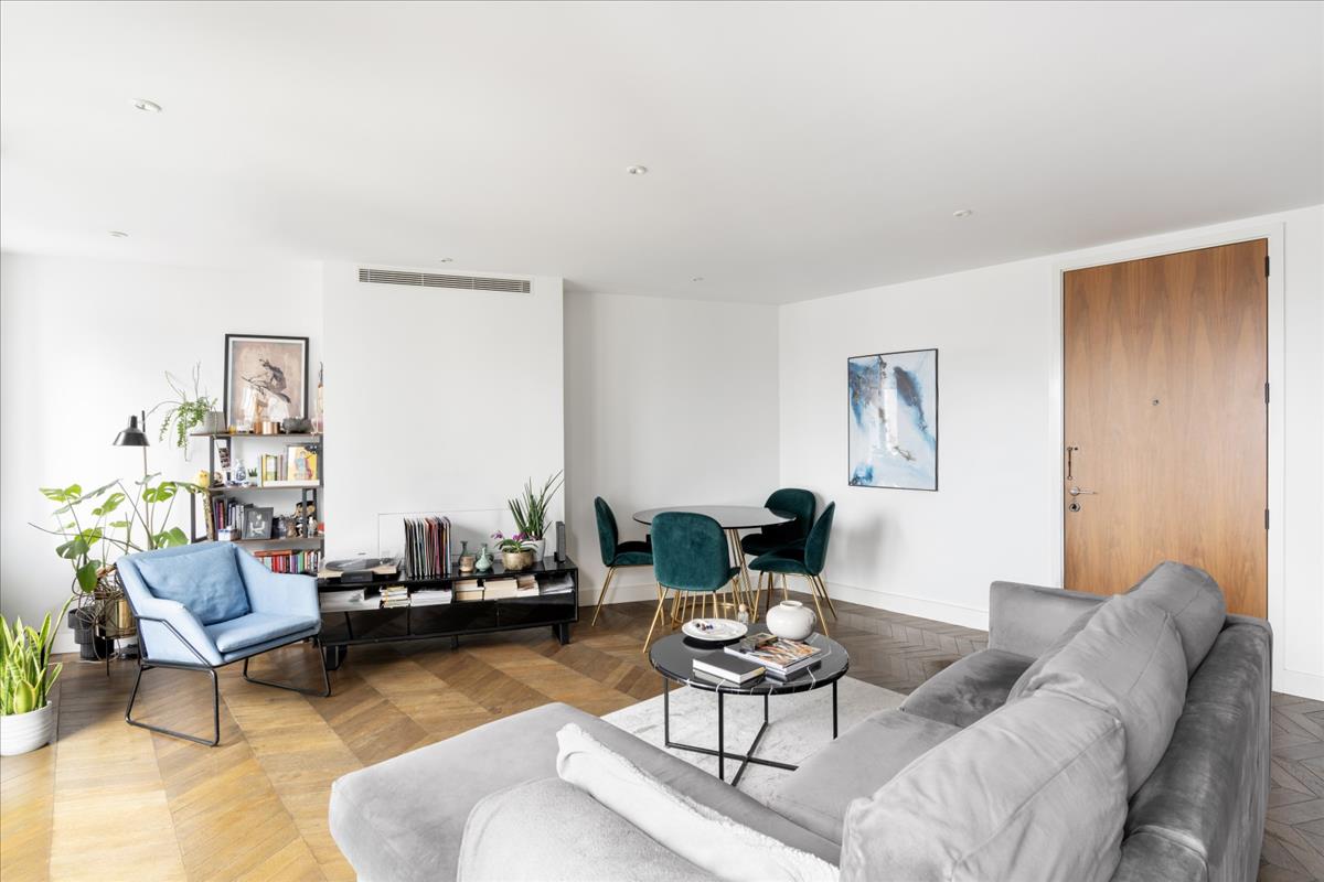 Property Image d822303d-42db-48b2-9cf8-80bb0bd6925f