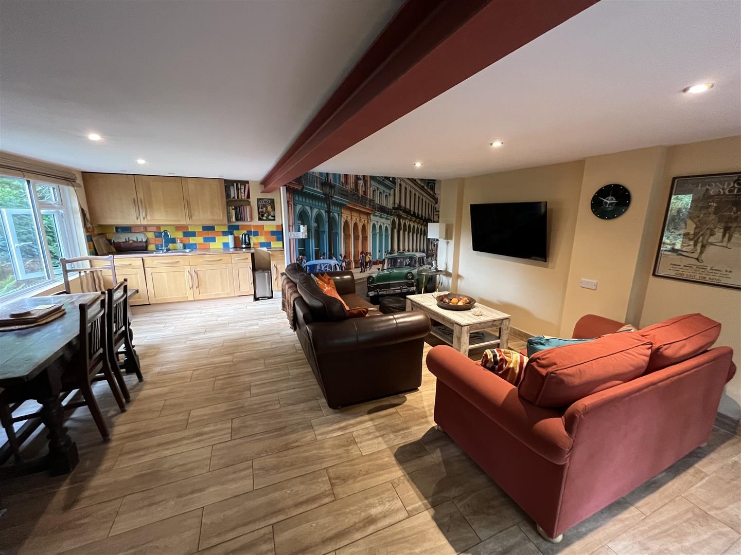 Property Image d8244dd3-7a46-42fc-8cc9-3a04425e9577