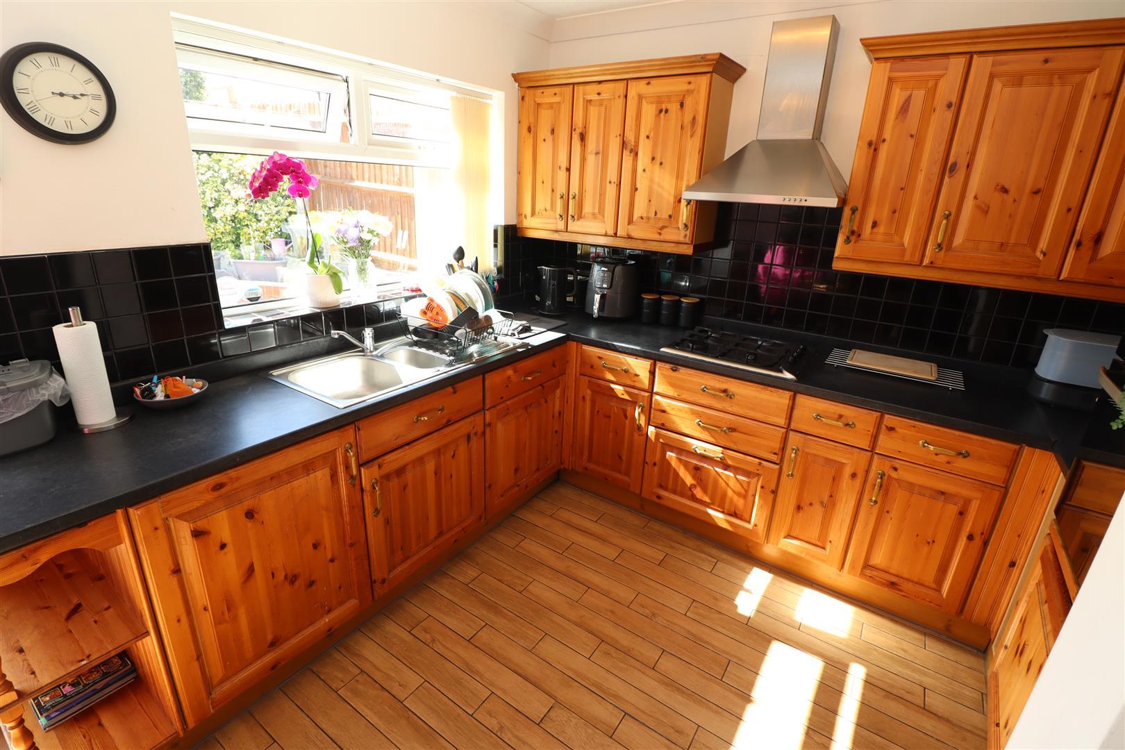 Property Image d857cf57-add7-4354-81f3-59ea03b2512e