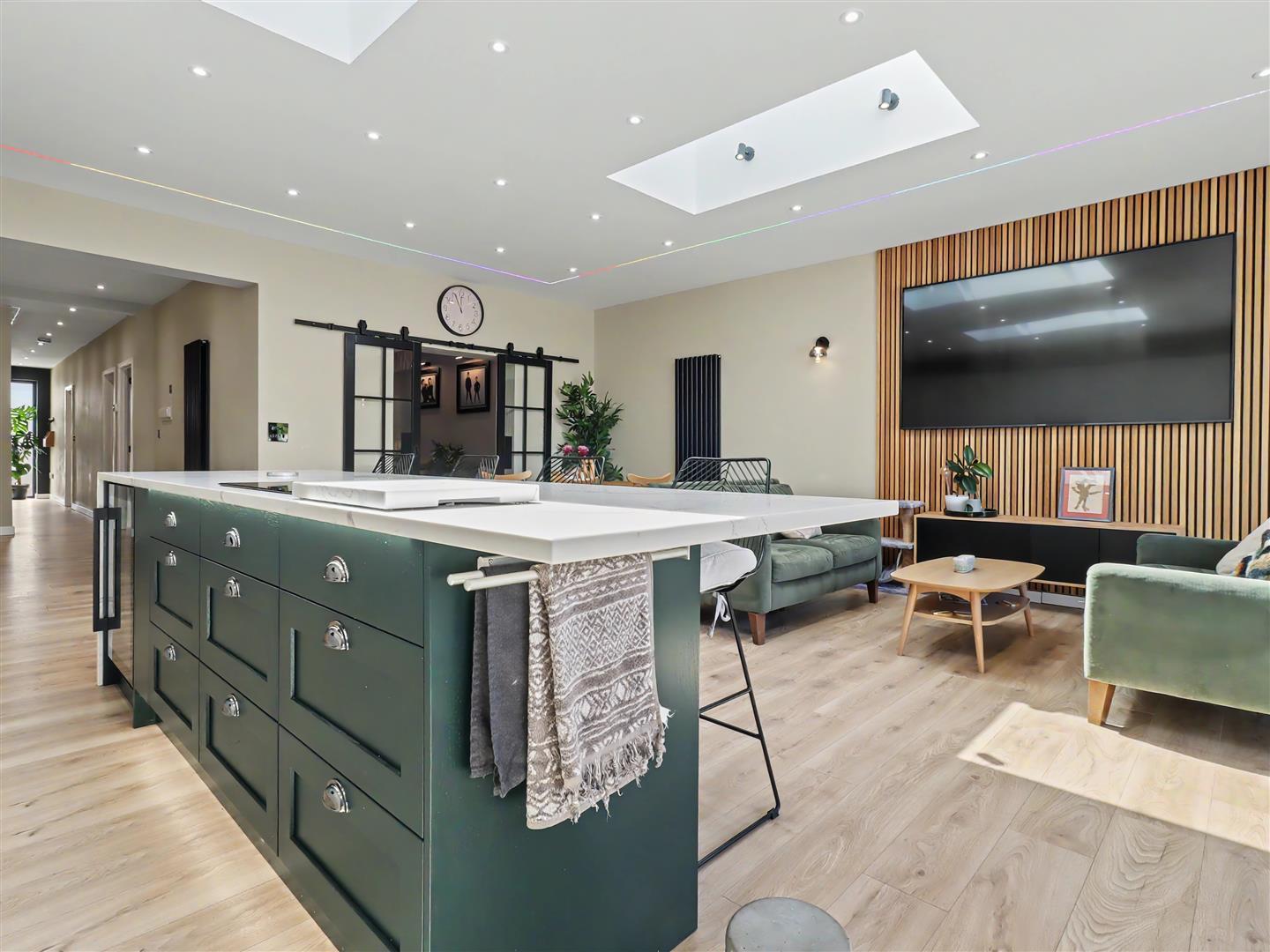 Property Image d85c4bdc-505a-413d-8de8-ae96053aeb7b