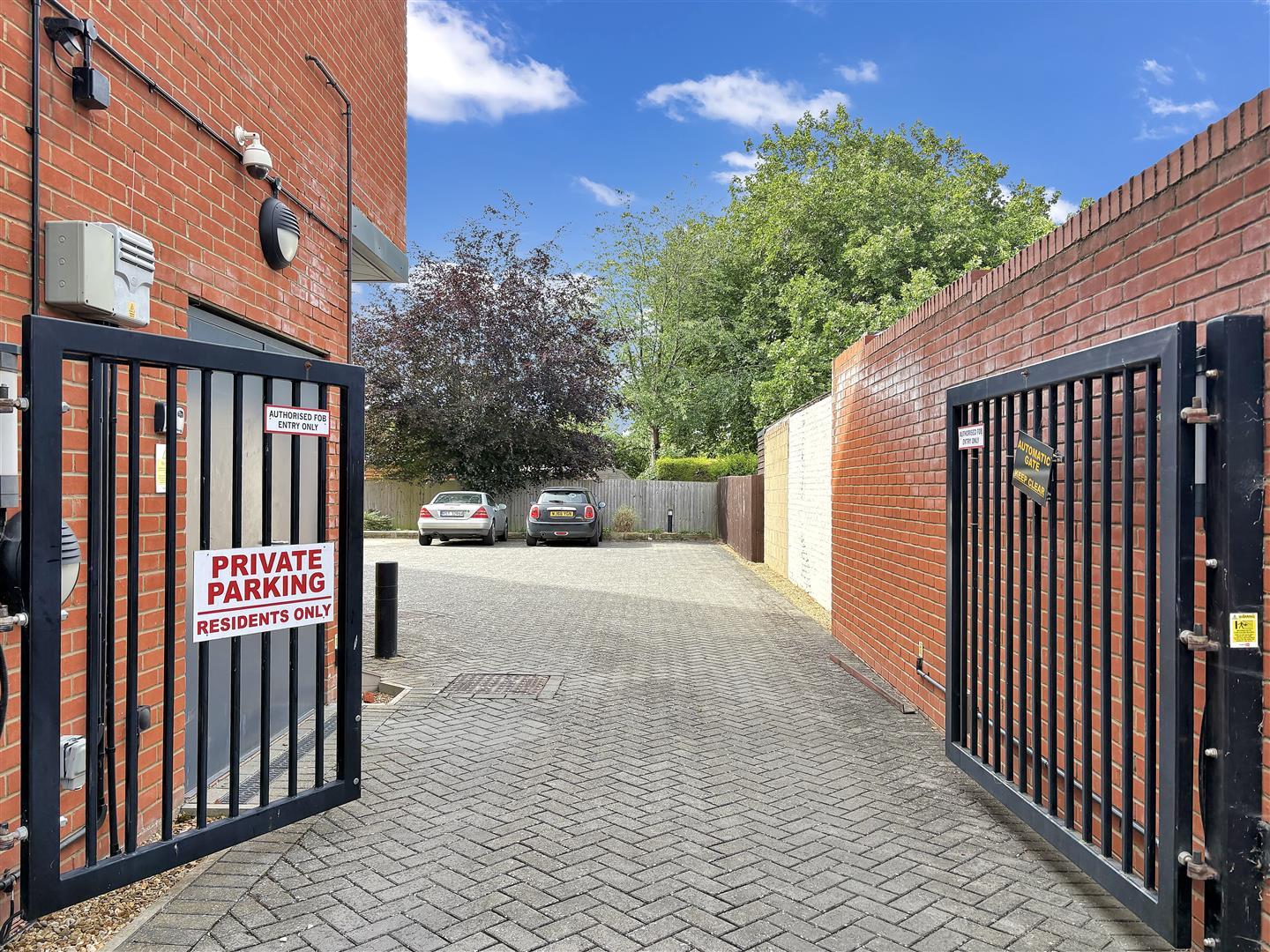 Property Image d86d4251-3f0e-45e2-aae7-b3906482c761