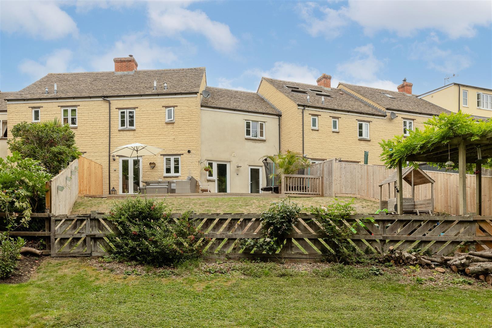 Property Image d87ae0da-f800-4d13-b910-de8b5566d056
