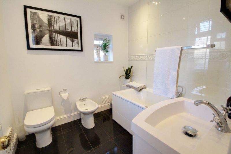 Property Image d89b1a26-e8cd-46e8-8704-8a9953152492