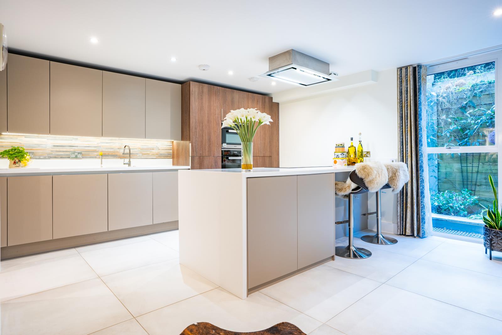 Property Image d8a01b77-cc95-43f2-a255-524d0d810fe4