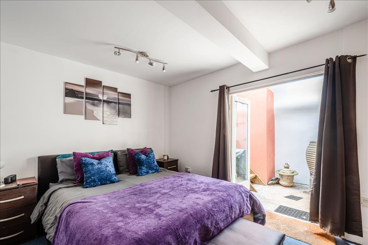2-bed flat for sale on Leigh Street, Bloomsbury, Camden, WC1H