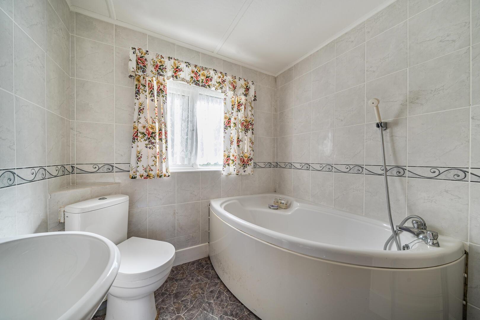 Property Image d8a2e71a-03db-4044-adcc-7f2a002f4e92