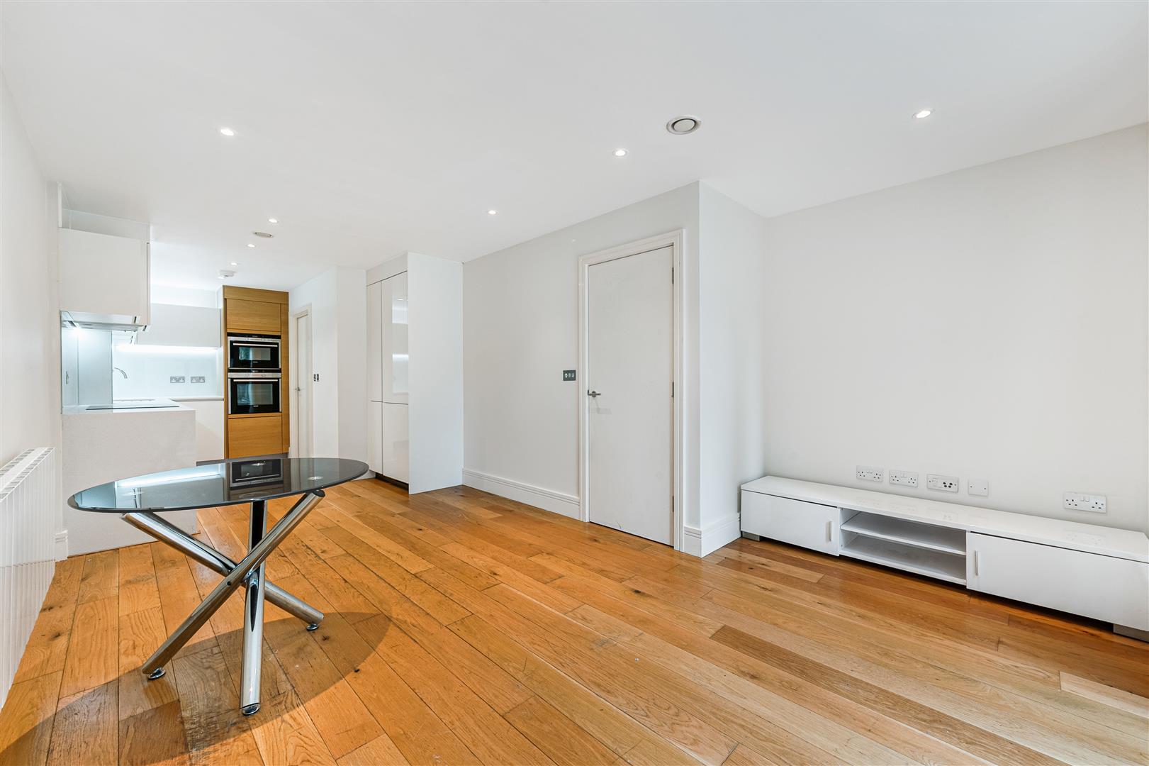 Property Image d924cb96-014e-4a19-963d-dd907f362080
