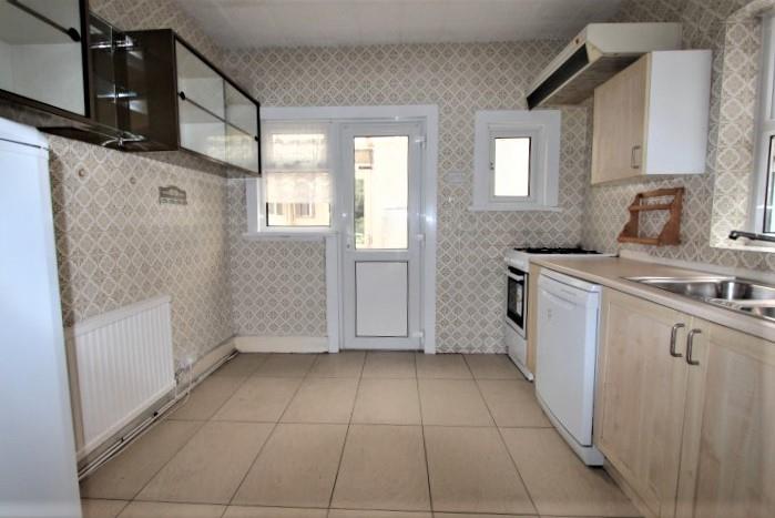 Property Image d9273355-5bb3-435f-b8c2-570bc0ef6e11