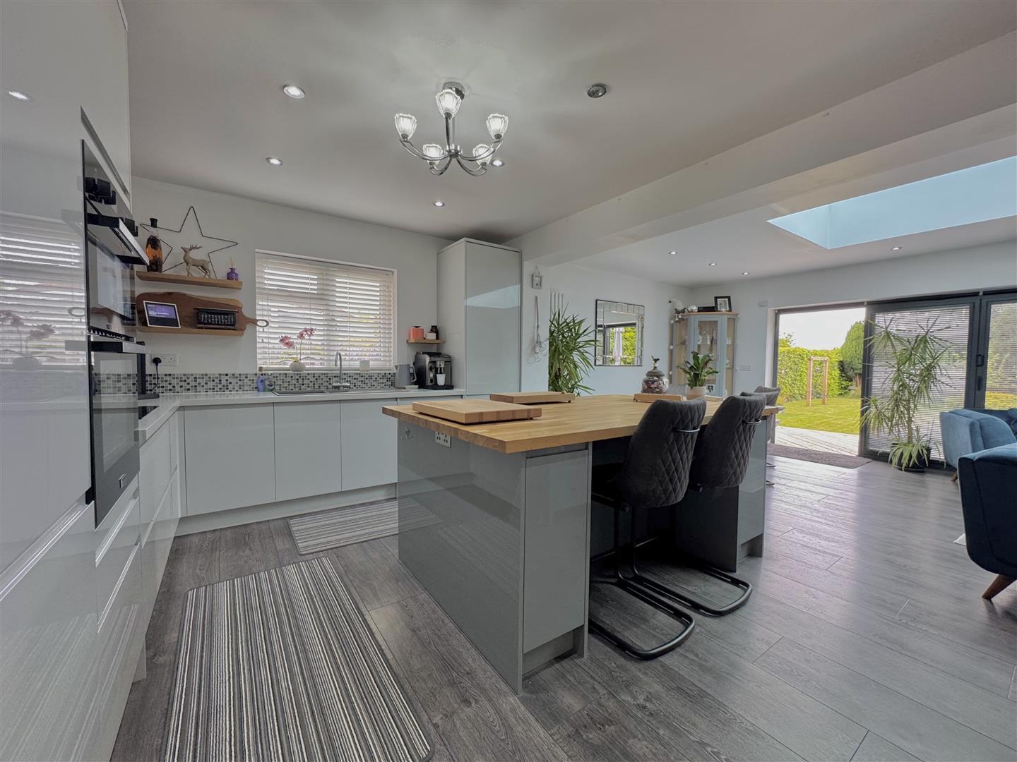 Property Image d9528b3e-74ef-4c5d-9b1d-44715be2e3b8