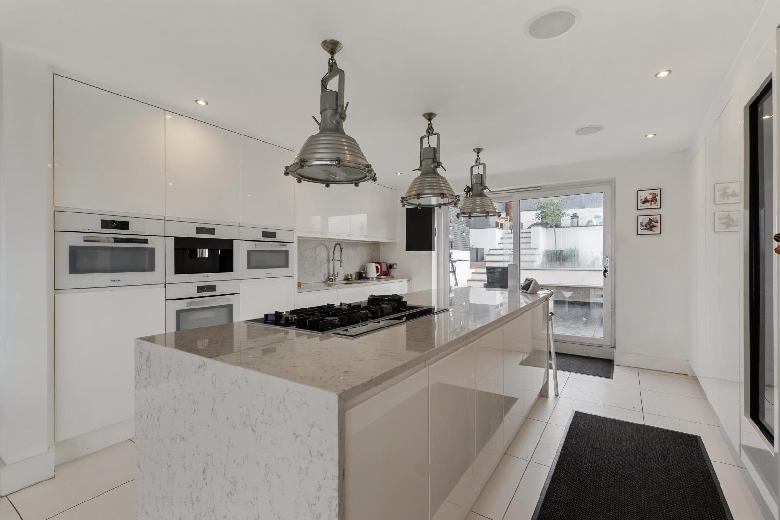 Property Image d95de4a8-e45e-4f72-b60e-81a5037b2ae1