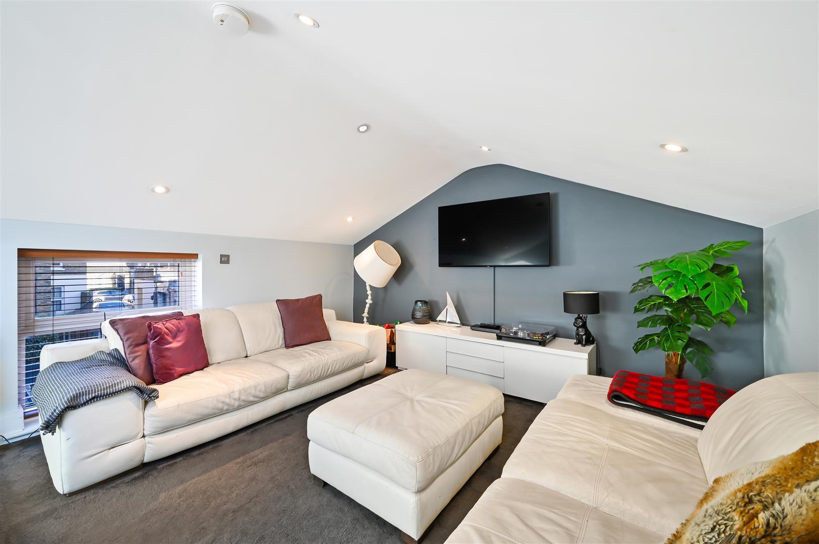 Property Image d98c2ace-46f7-4d6e-9251-33be7b11c34f