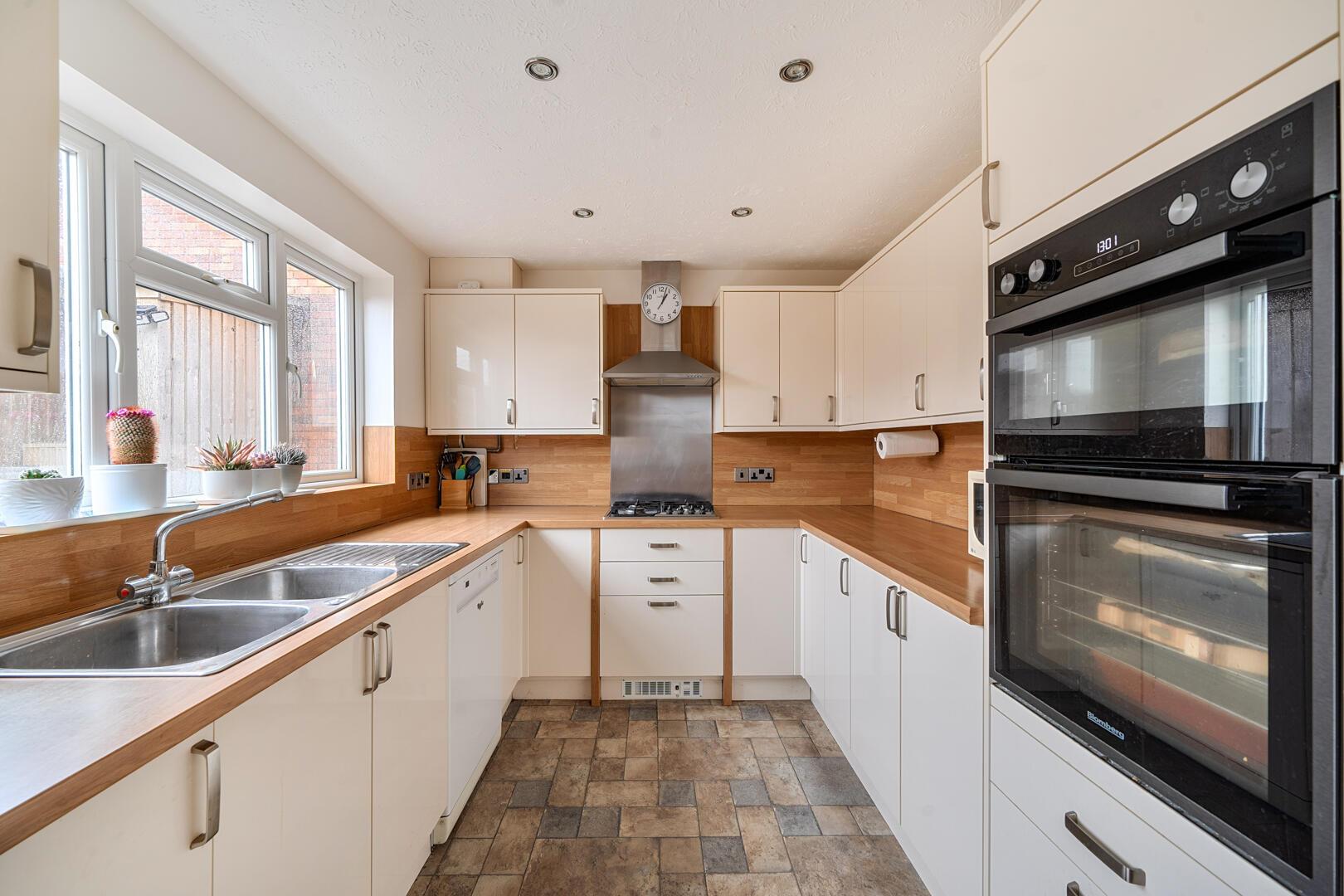 Property Image d98d6472-4f48-4460-b9c1-60ba4f3db26f