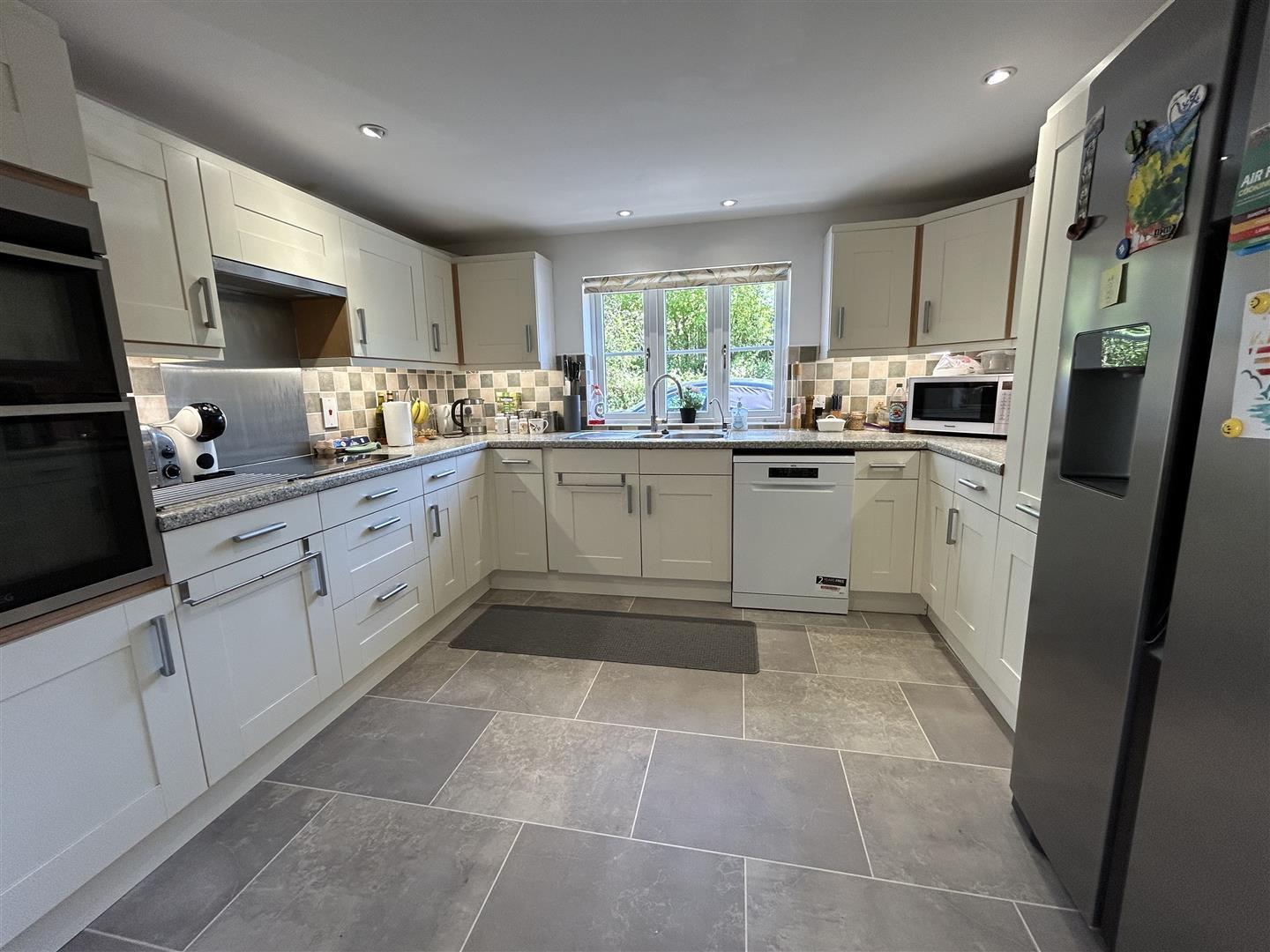 Property Image d9e1d772-8a84-498c-bc13-95247c4ca3de