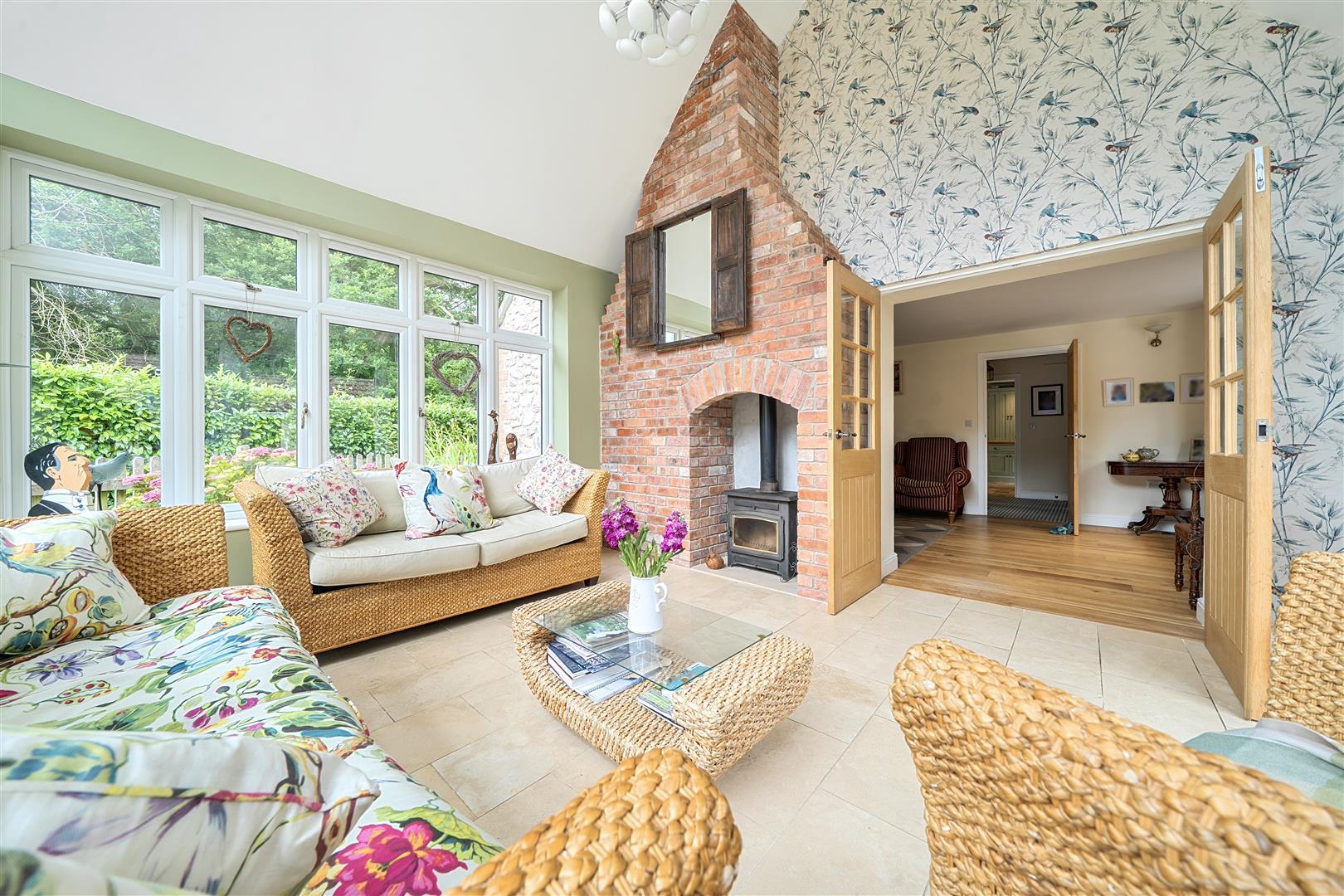 Property Image da306a62-62aa-40c9-8add-abe6d558003f