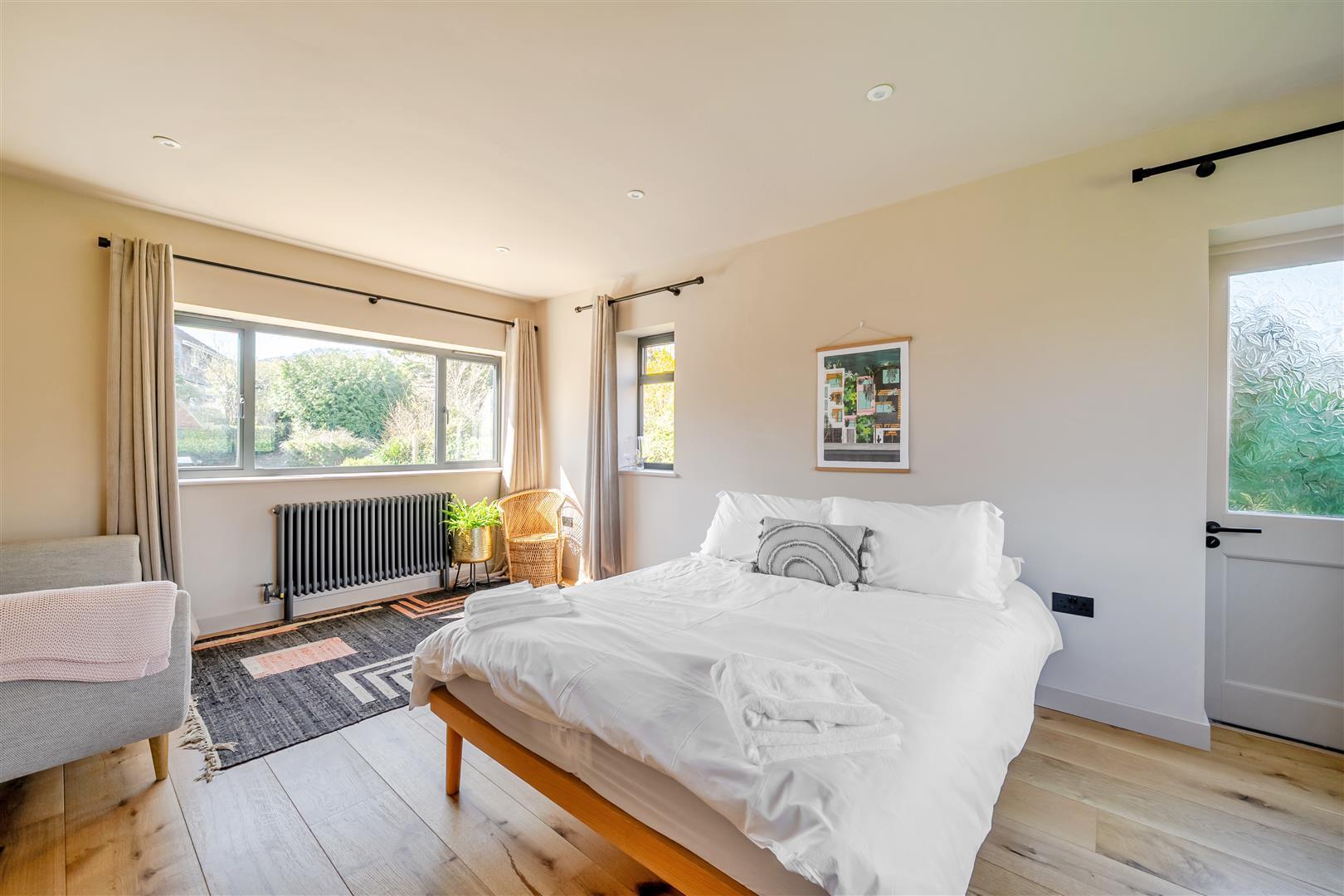 Property Image db473924-42f1-49f6-8dfb-22c03fa4e3b0