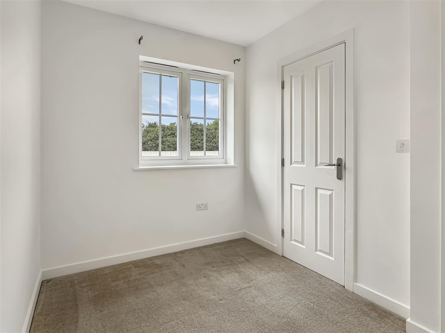 Property Image db63603f-7239-49eb-adbc-2095d11eb30b