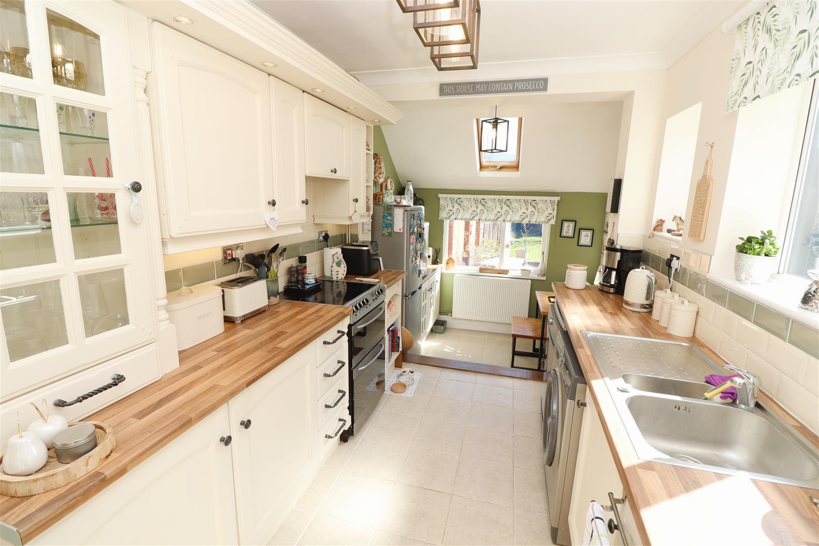Property Image db710819-616b-49c0-a8ad-9c8ba05316d3