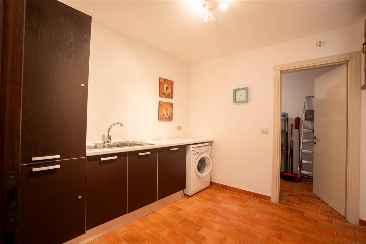 Property Image dba57f65-765c-4fd1-98b8-fd38f90a3f98
