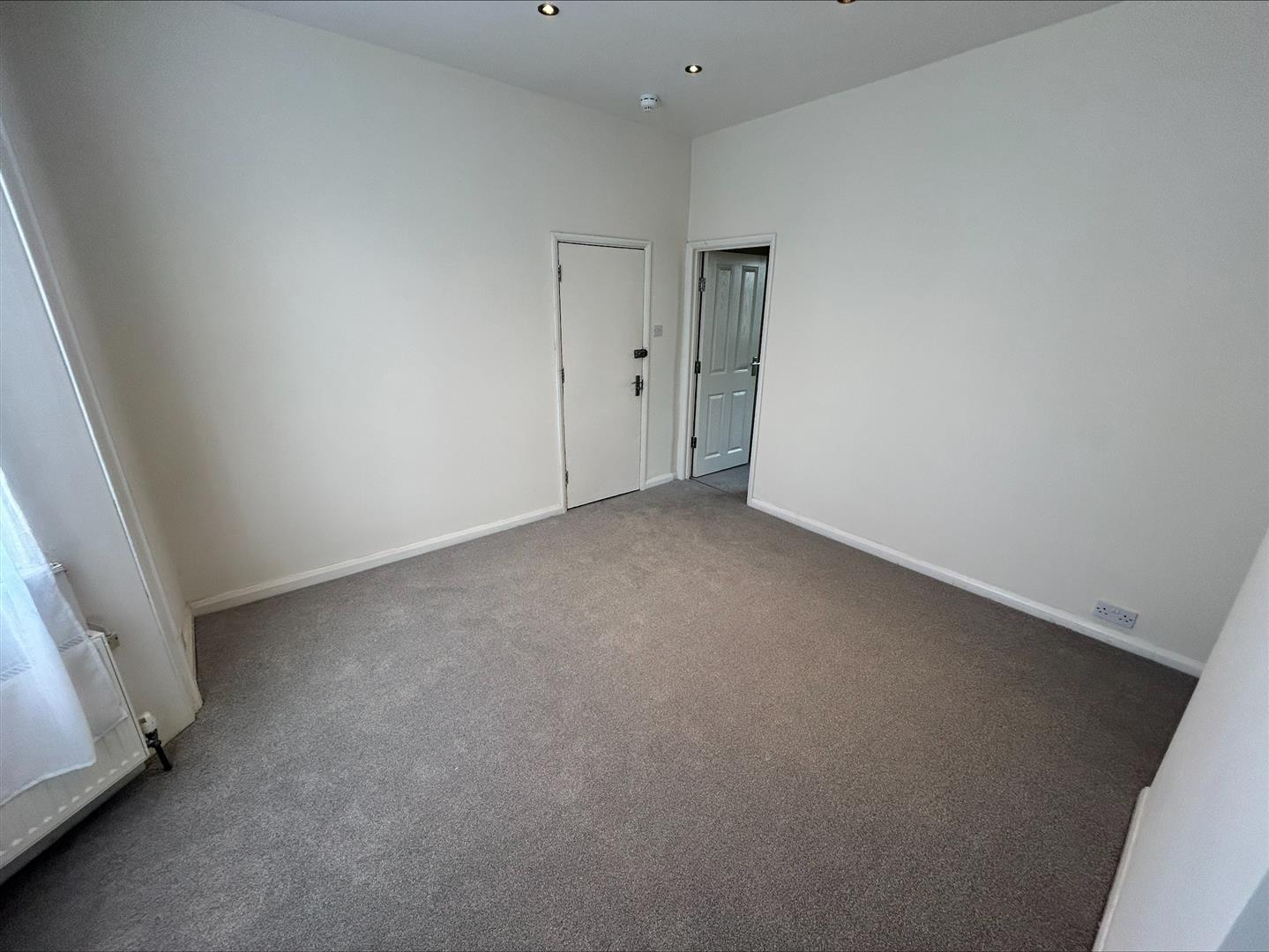 Property Image dbbed2eb-af47-42ba-b518-4f645575f23d