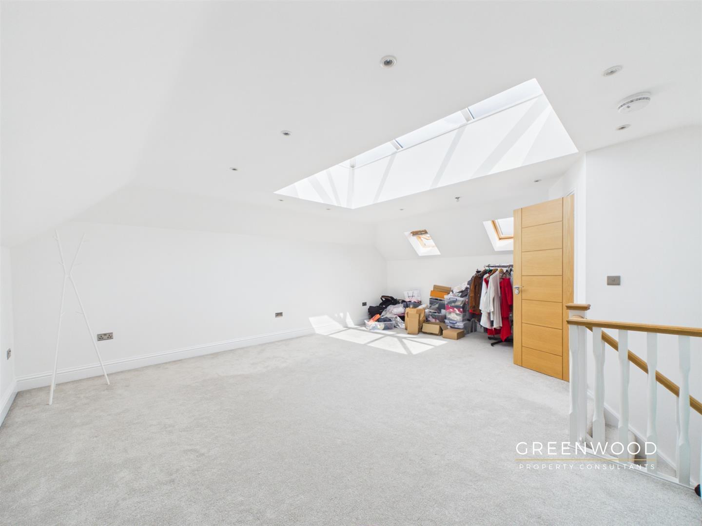 Property Imagedc13eed3-a7b9-45ff-83d7-54722d032e60
