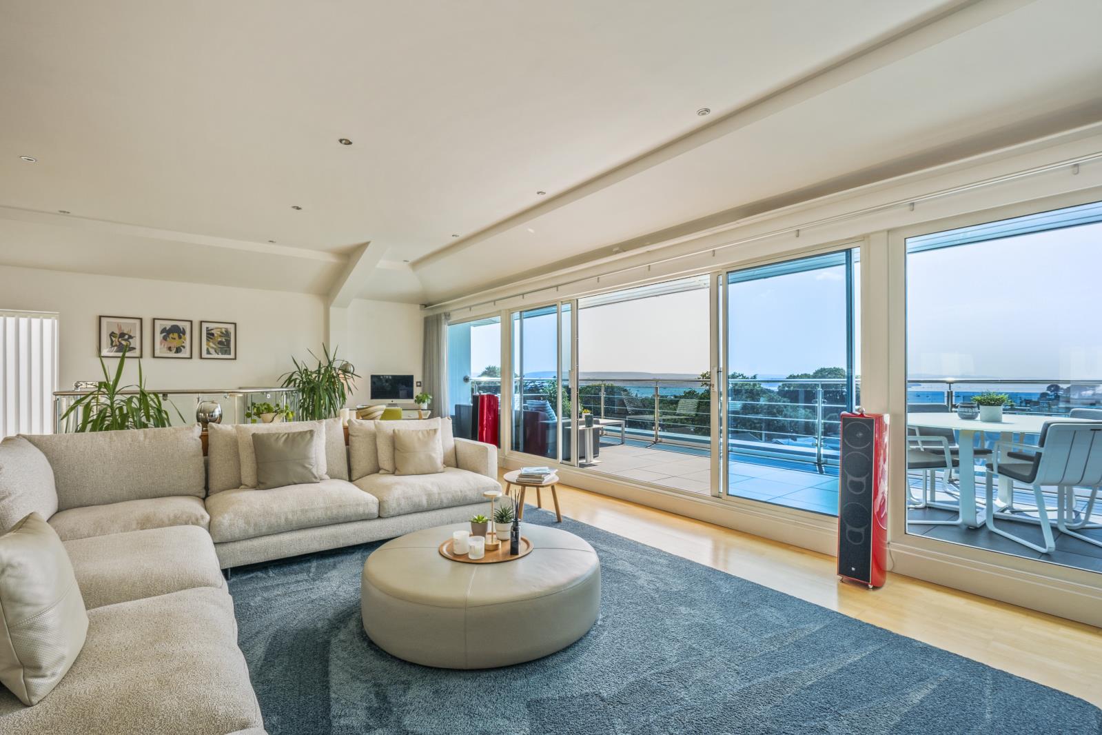 Property Image dc49fd5f-e28e-43f3-ba4a-9150984c548d