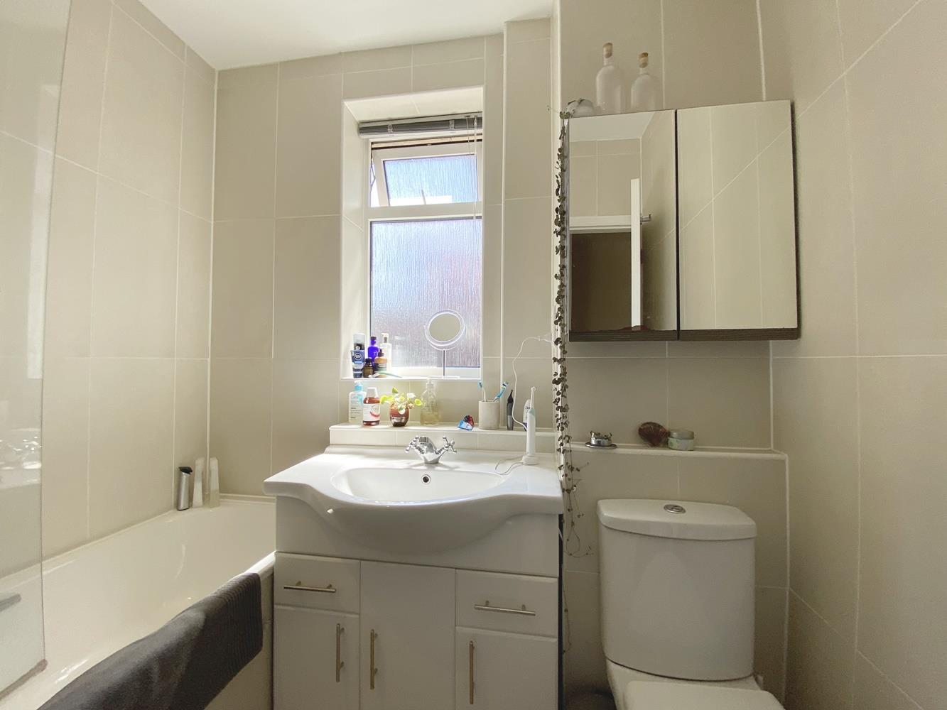 Property Image dc4f7a8d-11f5-45db-a482-08d436db2ab6