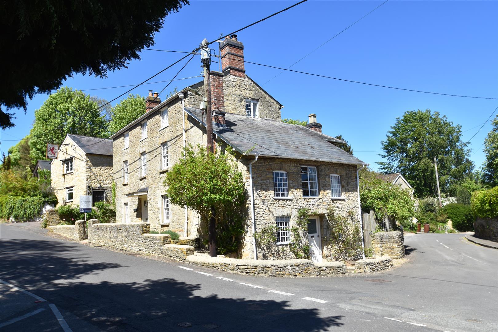 Property Image dc59beca-48cb-4596-ab38-8bfe4ab2a021