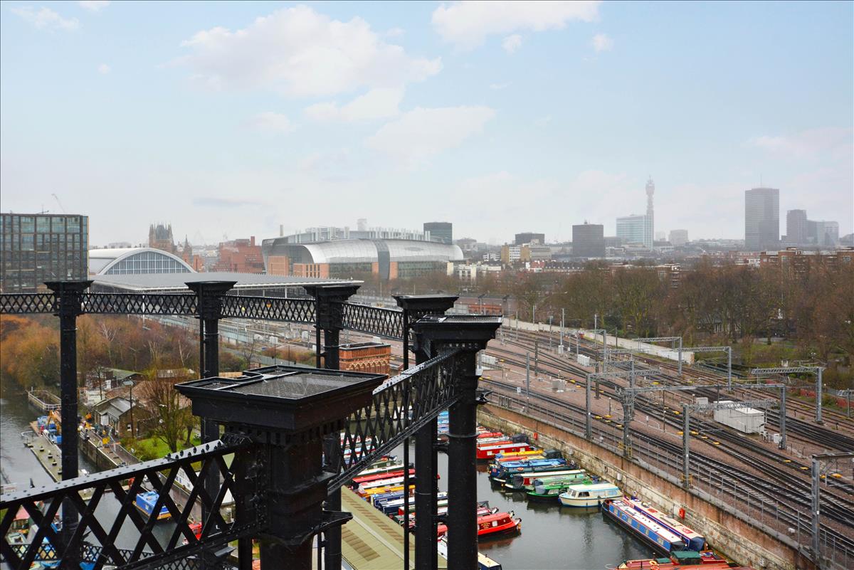 Incredible two bed two bath new build apartment for rent in Tapestry Building N1C