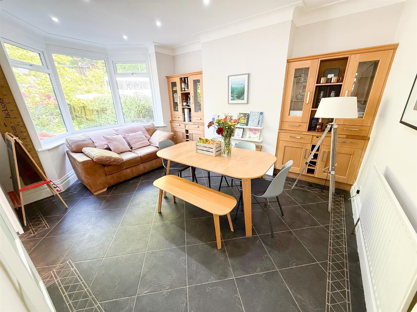 Property Image dc927190-c96f-4b94-9bbb-8374555ce381