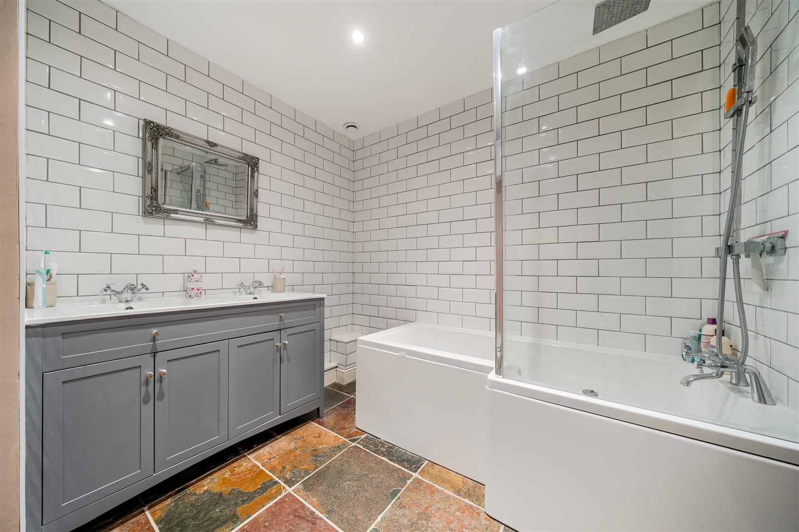 Property Image dcaa4eec-d534-4d48-bdb5-85f941df8b2f