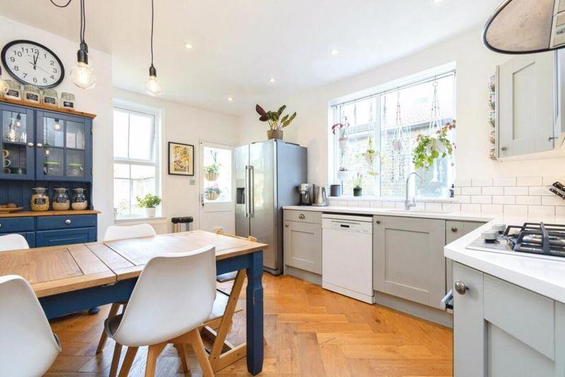 Property Image dcbffeda-cf58-4e8e-80ea-efa4ba28673d