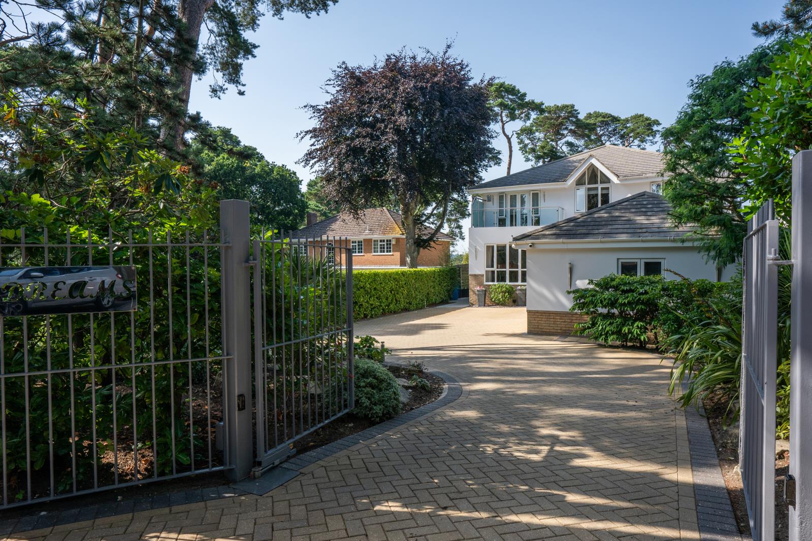 Property Image dcdc8b04-1861-484e-a853-31a04babc3ed