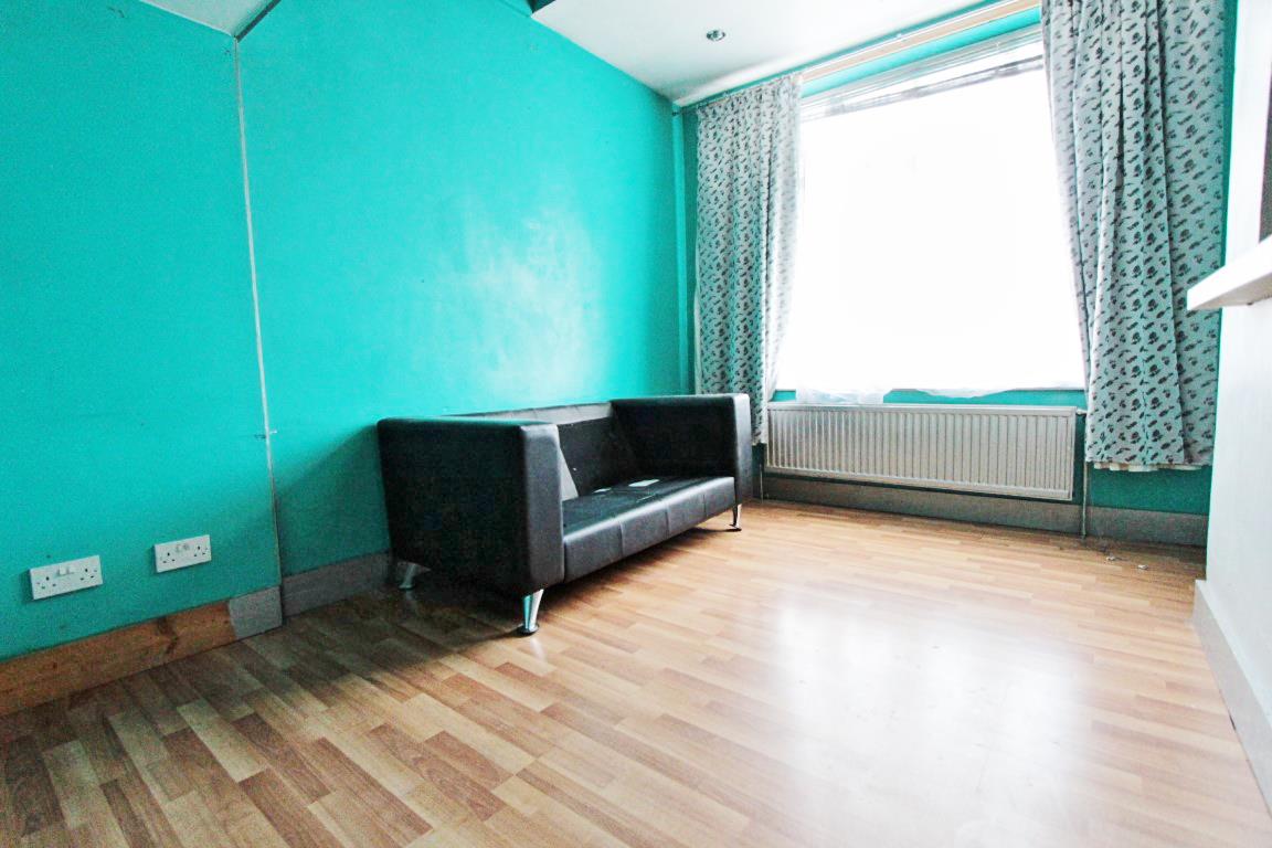 Property Image dcdf2fcf-25b3-4fe6-b340-40d3b6683e17
