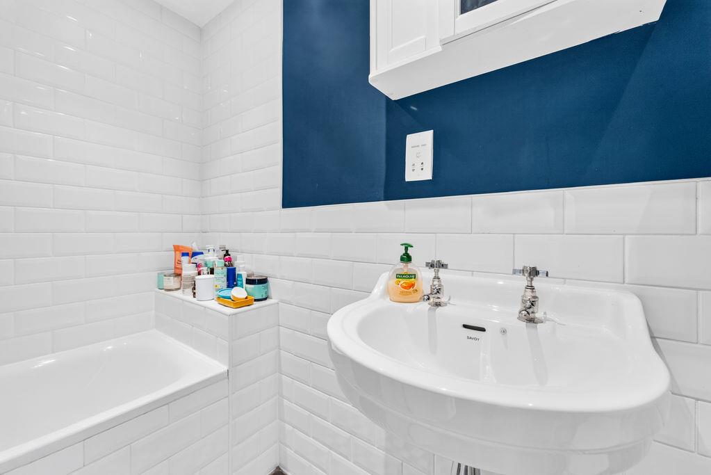 Property Image dce96e21-ffb3-4c98-ad09-ceaba0a3b1e8