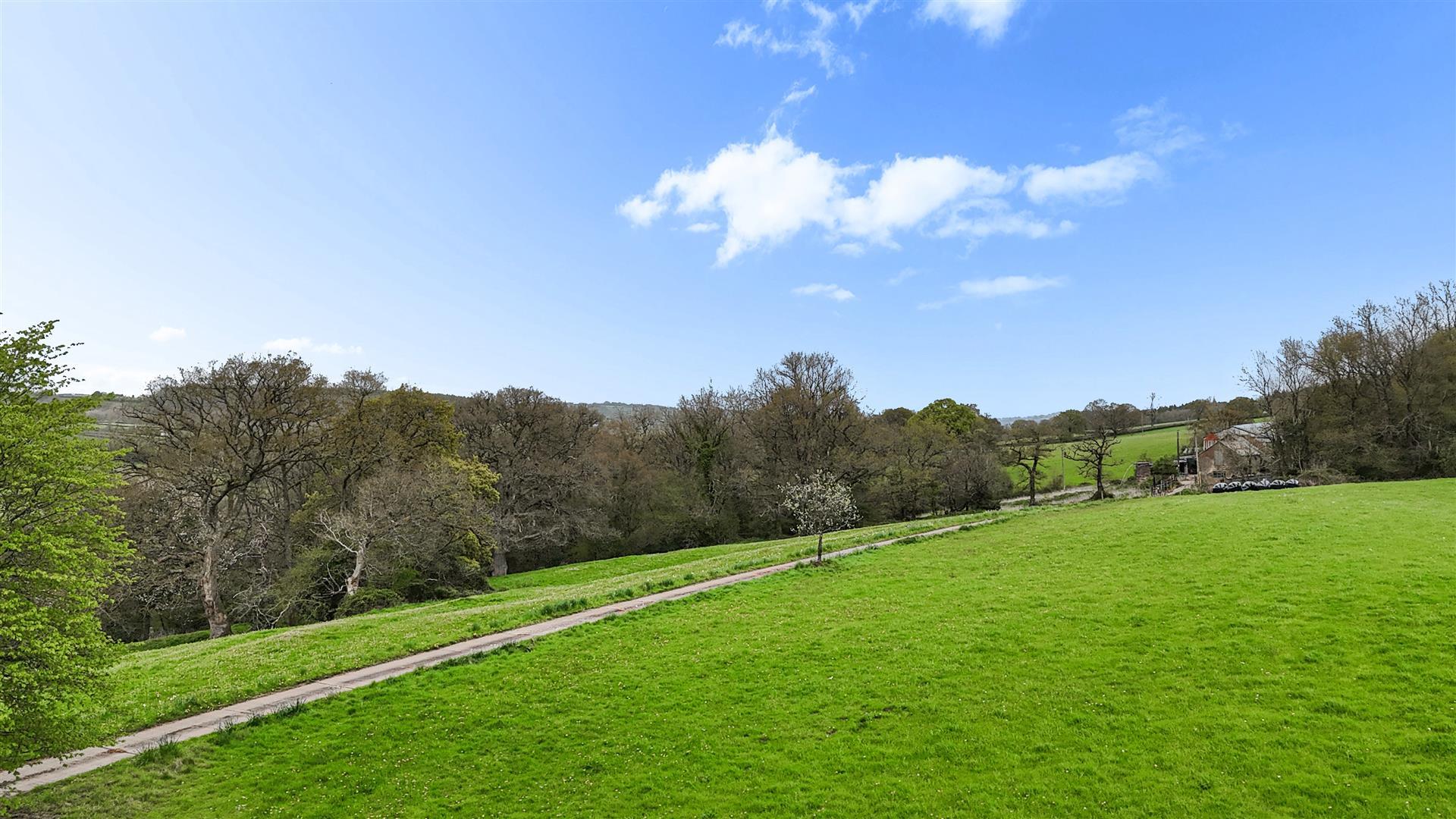 Property Image dd453d33-5479-40cf-9ec8-f9df82918f12