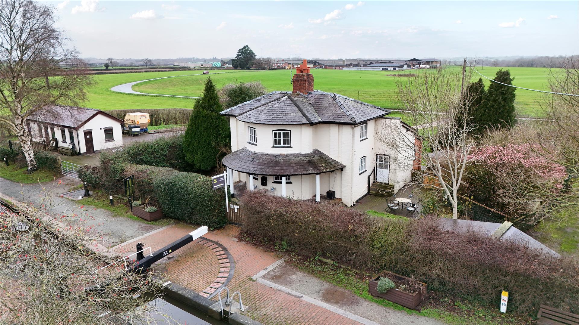 Property Image dd7f9471-bf57-484c-acd9-a373ba7f5451