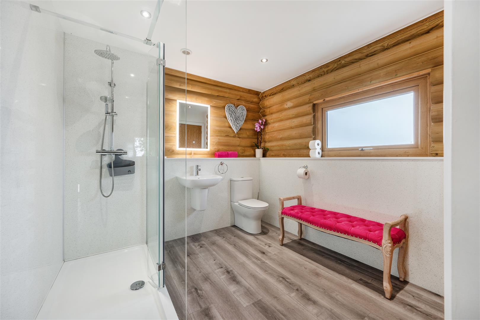 Property Image ddb60778-b060-43f7-a637-ccea63d3d258