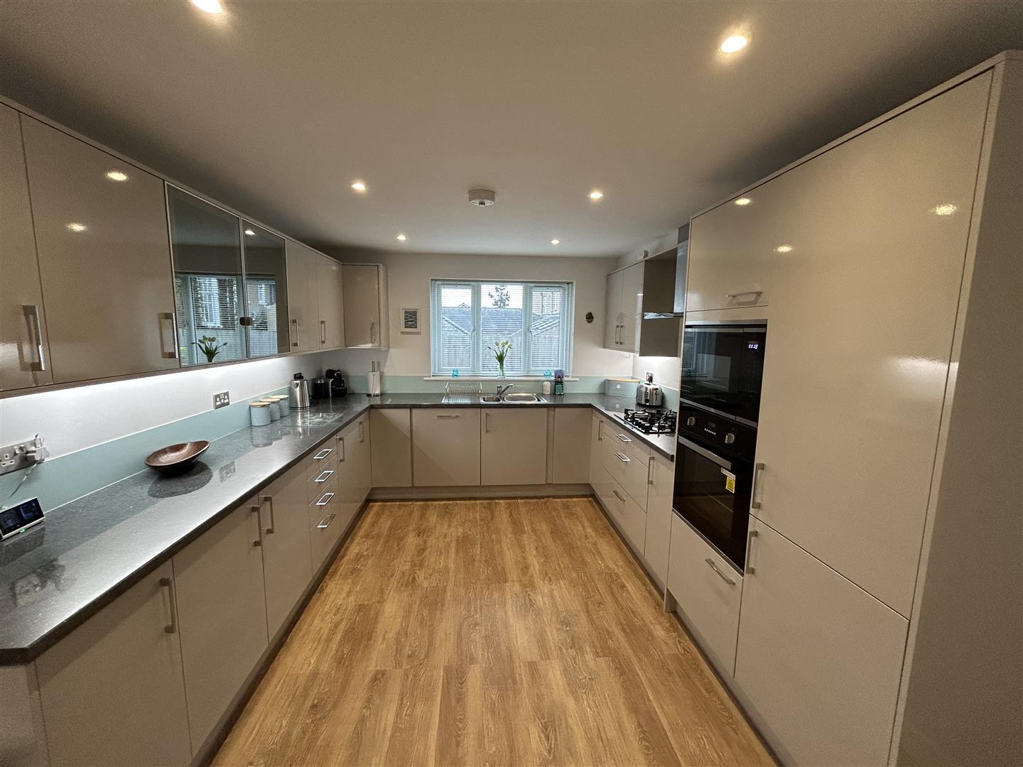 Property Image de0c0187-5948-4768-954a-fea08a34e6a3