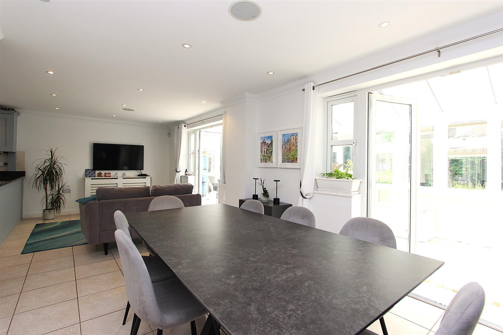 Property Image dec095ba-e56e-4d54-9b30-e0af7fec50e1