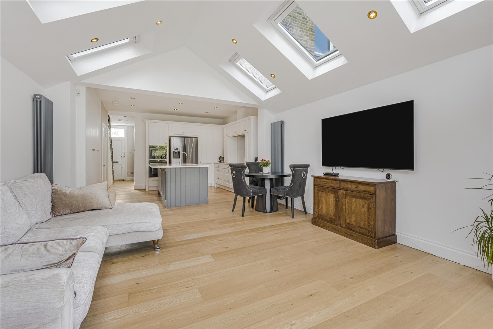 Property Image dedec94c-11f7-48ee-8a8d-417dbb85a1c7