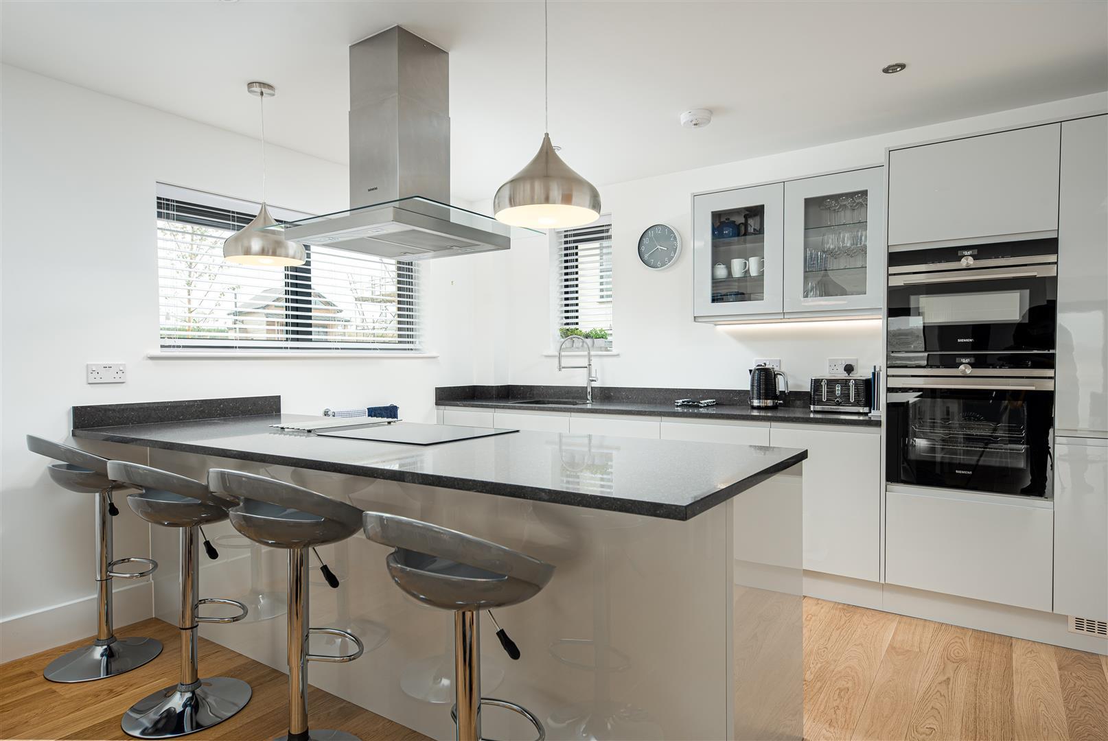 Property Image df00c2c1-24c5-4138-8f92-c5205bd61225